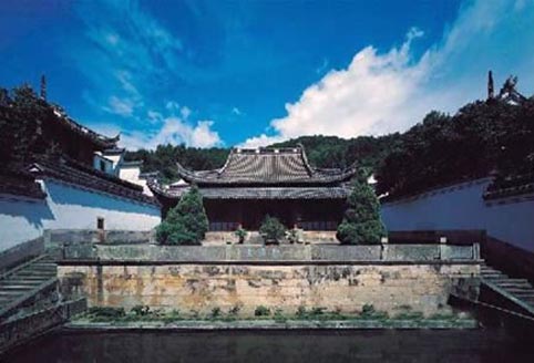 地理中国：探秘经台风而不倒的神秘古寺